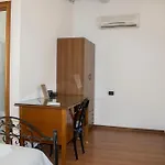 Bellajo - Rustiche Con Piscina Ferienhaus *