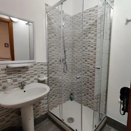 Bellajo - Rustiche Con Piscina