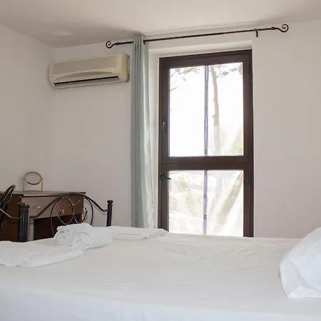 Bellajo - Rustiche Con Piscina