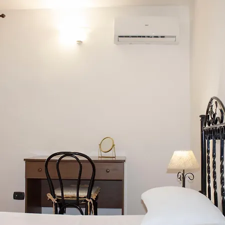 Bellajo - Rustiche Con Piscina