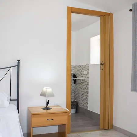 Bellajo - Rustiche Con Piscina *