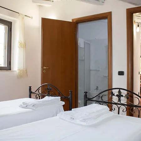 Casa vacanze Bellajo - Rustiche Con Piscina