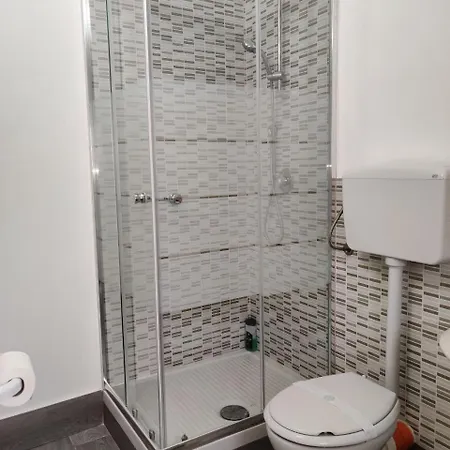 Bellajo - Rustiche Con Piscina