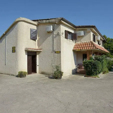 Bellajo - Rustiche Con Piscina * Agrigento