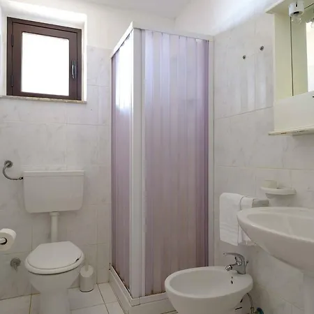 Bellajo - Rustiche Con Piscina