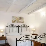 Bellajo - Rustiche Con Piscina *