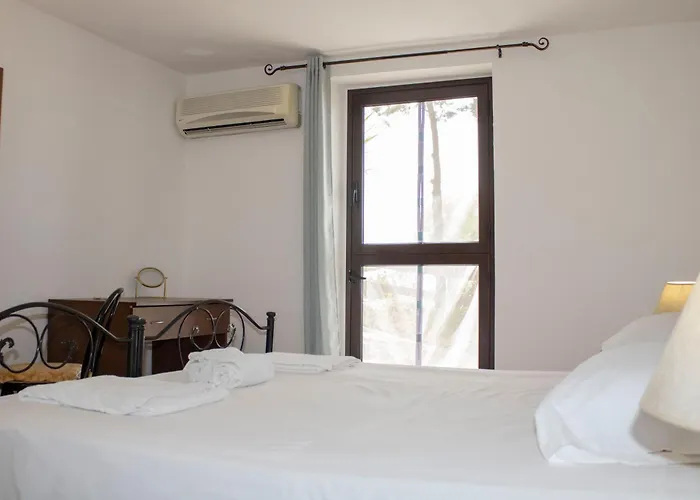 Bellajo - Rustiche Con Piscina