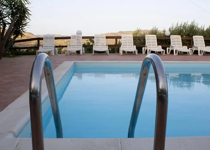 Bellajo - Rustiche Con Piscina