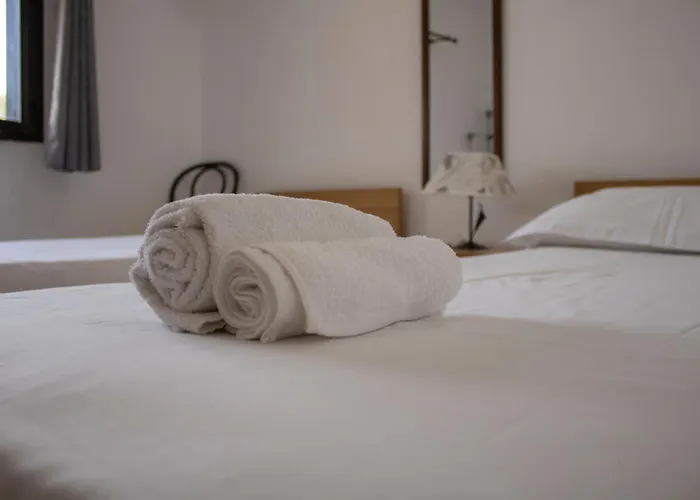 Bellajo - Rustiche Con Piscina