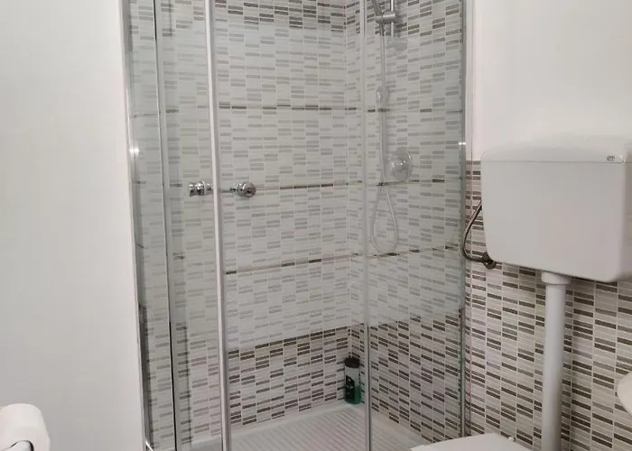 Bellajo - Rustiche Con Piscina